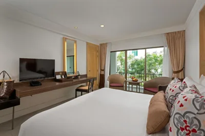 Deluxe Doppel- oder Zweibettzimmer — Sawaddi Patong Resort & Spa by Tolani